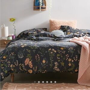 Urban Outfitters Floral Myra Duvet Cover Full/Queen